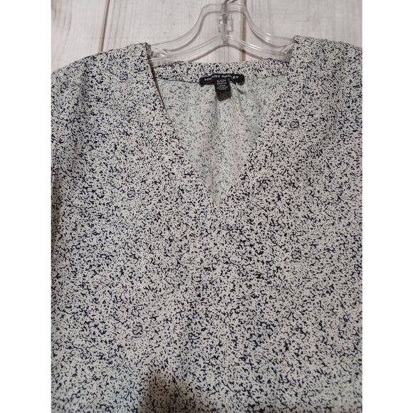 Hilary Radley Shirt Ladies Small‎ White Black Capped Sleeve V-Neck - Picture 3 of 7